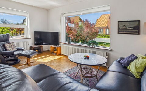 Magh - 9.8Km from the Sea: Gras, Grasland, Landschap, Ecoregio, Plain, Plantengemeenschap, Land Lot, Buitenmeubels, Prairie, Shrubland