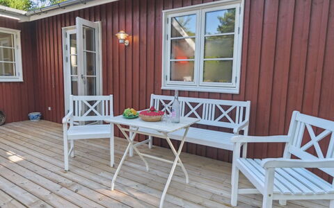 Nayati - 60M from the Sea: Hout, Meubilair, Appartement, Kamer, Plafond, Beits, Stoel, Hardwood, Vernis, Timmerhout
