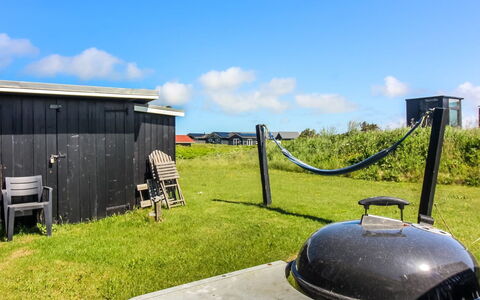 Sanni - 225M from the Sea: Lucht, Wolk, Plain, Land Lot, Dak, Gazon, Verblijf, Weide, Werf, Schuur