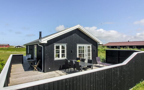 Sanni - 225M from the Sea: Huis, Huis, Verblijf, Dak, Plank, Schuur, Siding, Hardwood, Garden Gebouwen, Veranda