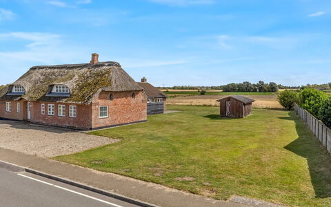 Haralde: Lucht, Dak, Verblijf, Huis, Huis, Land Lot, Landelijk Gebied, Plain, Thatching, Dorp