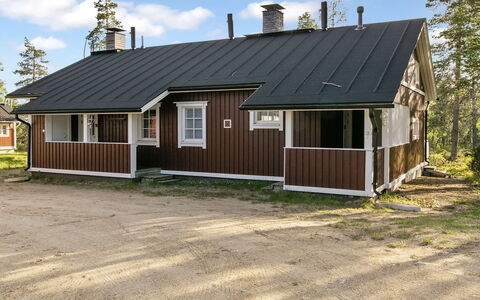 Hirvasaho B 1: Hout, Siding, Verblijf, Huis, Huis, Plank, Garden Gebouwen, Blokhut, Hardwood, Veranda