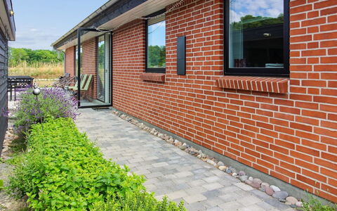 Helmi - 1Km from the Sea: Zwembad, Buitenmeubels, Meubilair, Toevlucht, Flagstone, Eco Hotel, Schaduw, Stoel, Vrije Tijd, Landgoed