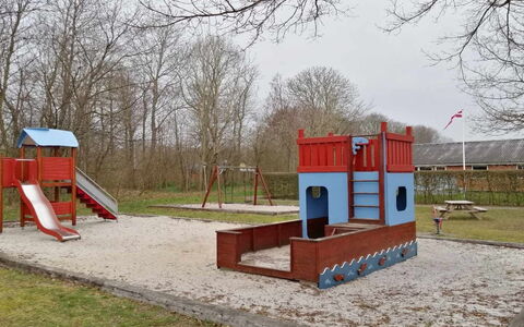 Helmi - 1Km from the Sea: Zwembad, Buitenmeubels, Meubilair, Toevlucht, Flagstone, Eco Hotel, Schaduw, Stoel, Vrije Tijd, Landgoed