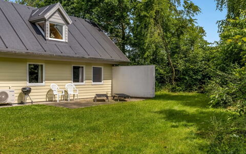 Calla - 250M from the Sea: Boom, Gras, Dak, Huis, Huis, Verblijf, Woongebied, Land Lot, Siding