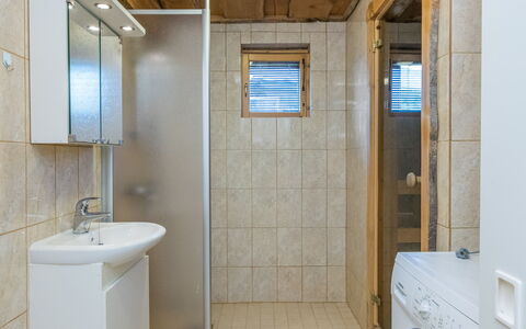 Kanerva 1C: Flooring, Loodgieterswerkinrichting, Muur, Verdieping, Plafond, Interieur Ontwerp, Wastafel In De Badkamer, Wastafel, Badkamer, Kamer