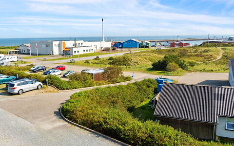 Kimi - 100M from the Sea: Gebouw, Huis, Venster, Huis, Dak, Woongebied, Struik, Verblijf, Land Lot