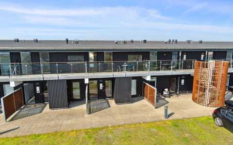 Kimi - 100M from the Sea: Gebouw, Huis, Venster, Huis, Dak, Woongebied, Struik, Verblijf, Land Lot