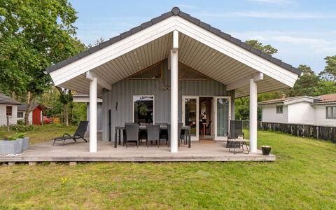 Keijo - 150M from the Sea: Dak, Huis, Deur, Verblijf, Schaduw, Siding, Werf, Landgoed, Backyard