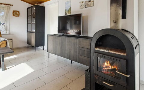 Nalin - 500M from the Sea: Meubilair, Flooring, Hout, Interieur Ontwerp, Verdieping, Plafond, Kamer, Woonkamer, Houten Vloer, Huishoudapparatuur