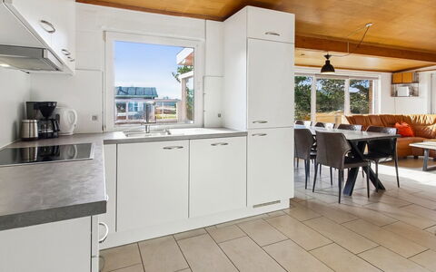 Nalin - 500M from the Sea: Keuken, Countertop, Flooring, Interieur Ontwerp, Toestel Van De Keuken, Verdieping, Meubilair, Plafond, Hout, Cabinetry