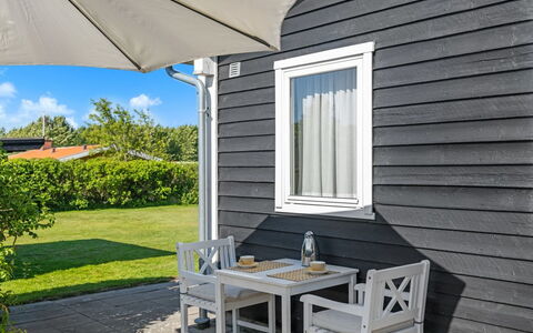 Iven - 140M from the Sea: Meubilair, Interieur Ontwerp, Flooring, Hout, Verdieping, Plafond, Houten Vloer, Stoel, Tafel, Verlichting