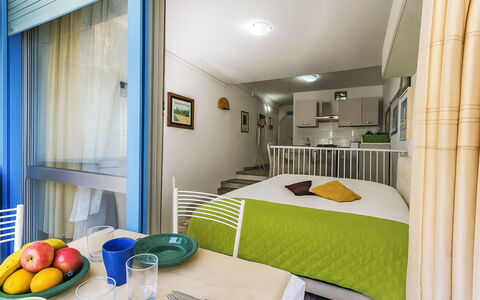 La Pineta: Interieur Ontwerp, Meubilair, Flooring, Verdieping, Kamer, Plafond, Appartement, Slaapkamer, Huis, Bed