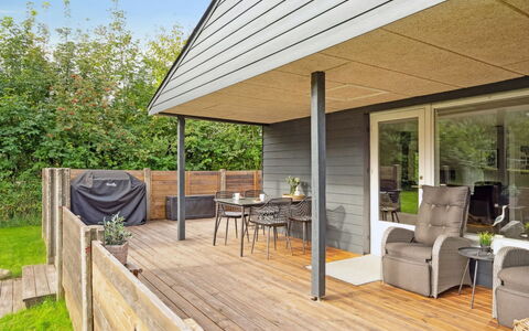 Jobst - 600M to the Fjord: Meubilair, Interieur Ontwerp, Flooring, Hout, Verdieping, Plafond, Houten Vloer, Stoel, Tafel, Verlichting