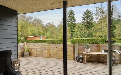 Jobst - 600M to the Fjord: Meubilair, Interieur Ontwerp, Flooring, Hout, Verdieping, Plafond, Houten Vloer, Stoel, Tafel, Verlichting