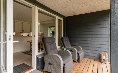 Jobst - 600M to the Fjord: Meubilair, Interieur Ontwerp, Flooring, Hout, Verdieping, Plafond, Houten Vloer, Stoel, Tafel, Verlichting