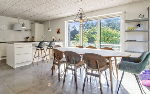 Razmo - 2.5Km from the Sea: Plafond, Flooring, Interieur Ontwerp, Verdieping, Samengesteld Materiaal, Meubilair, Toevlucht, Hotel, Ontwerp, Daylighting