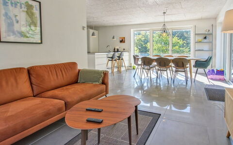 Razmo - 2.5Km from the Sea: Plafond, Flooring, Interieur Ontwerp, Verdieping, Samengesteld Materiaal, Meubilair, Toevlucht, Hotel, Ontwerp, Daylighting