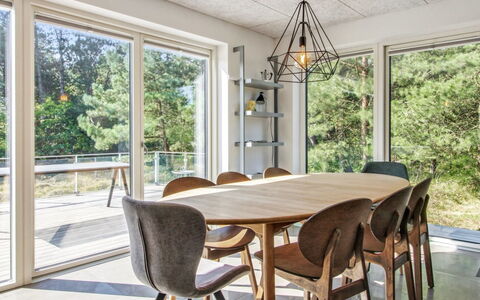 Razmo - 2.5Km from the Sea: Plafond, Flooring, Interieur Ontwerp, Verdieping, Samengesteld Materiaal, Meubilair, Toevlucht, Hotel, Ontwerp, Daylighting