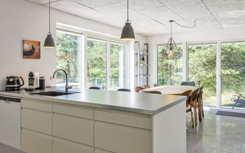 Razmo - 2.5Km from the Sea: Plafond, Flooring, Interieur Ontwerp, Verdieping, Samengesteld Materiaal, Meubilair, Toevlucht, Hotel, Ontwerp, Daylighting