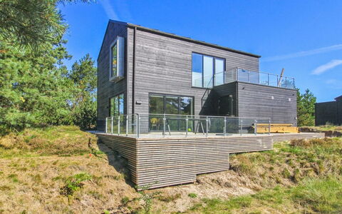 Razmo - 2.5Km from the Sea: Plafond, Flooring, Interieur Ontwerp, Verdieping, Samengesteld Materiaal, Meubilair, Toevlucht, Hotel, Ontwerp, Daylighting