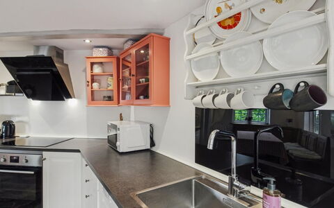 Arnora - 48Km from the Sea: Meubilair, Interieur Ontwerp, Flooring, Hout, Verdieping, Plafond, Houten Vloer, Stoel, Tafel, Verlichting