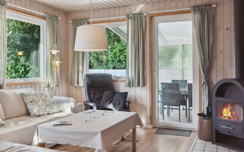 Viljo - 30Km from the Sea: Meubilair, Interieur Ontwerp, Flooring, Hout, Plafond, Verdieping, Kamer, Woonkamer, Bankstel, Stoel