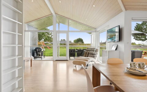 Thjodulf - 300M from the Sea: Plafond, Flooring, Interieur Ontwerp, Verdieping, Woonkamer, Kamer, Houten Vloer, Stoel, Hardwood