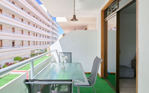 Altemar H3: Gebouw, Eigendom, Tafel, Venster, Fabriek, Verlichting, Interieur Ontwerp, Flooring, Tabel Tennisracket, Huis