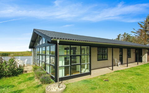 Skyler - 400M from the Sea: Deur, Verblijf, Siding, Landgoed, Boerderij, Ontwerp, Werf, Garden Gebouwen, Veranda, Outdoor Structuur