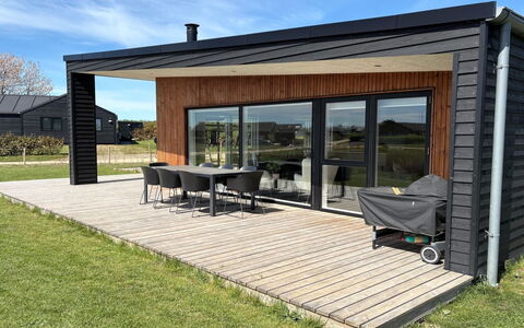 Harrieth - 300M from the Sea: Dak, Huis, Deur, Verblijf, Schaduw, Siding, Werf, Landgoed, Backyard