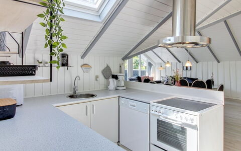 Arnsten: Keuken, Interieur Ontwerp, Flooring, Countertop, Plafond, Toestel Van De Keuken, Lichte Inrichting, Major Appliance, Verdieping, Fornuis