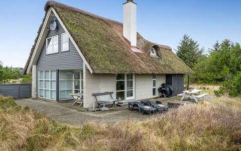 Andrine - 700M from the Sea: Meubilair, Interieur Ontwerp, Flooring, Hout, Verdieping, Plafond, Houten Vloer, Stoel, Tafel, Verlichting