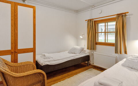 Kulta-Käkönen 10 by Bomba: Bed, Meubilair, Slaapkamer, Interieur Ontwerp, Bedding, Laken, Flooring, Hout, Verdieping, Kamer