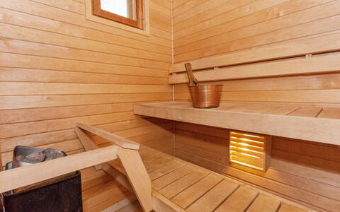 Kulta-Käkönen 10 by Bomba: Bed, Meubilair, Slaapkamer, Interieur Ontwerp, Bedding, Laken, Flooring, Hout, Verdieping, Kamer
