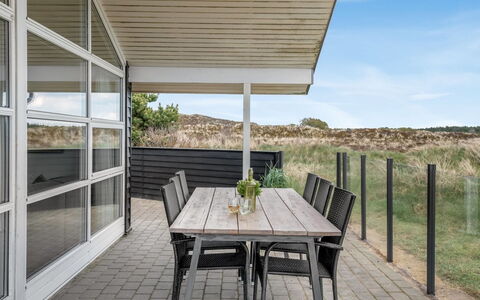 Thrugils - 500M from the Sea: Hout, Flooring, Verdieping, Meubilair, Deur, Plafond, Huis, Veranda, Samengesteld Materiaal, Dek