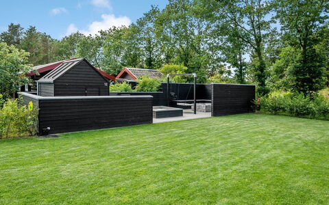 Henrikke - 500M to the Fjord: Tuin, Land Lot, Gazon, Backyard, Schaduw, Landscaping, Verblijf, Werf, Kunstgras, Garden Gebouwen