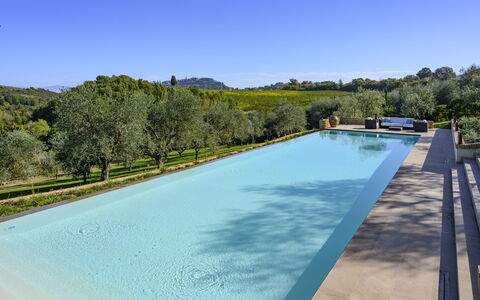 Villa Bartolomeo: Water, Lucht, Fabriek, Zwembad, Natuur, Boom, Schaduw, Zwemwater, Natuurlijk Landschap, Rechthoek