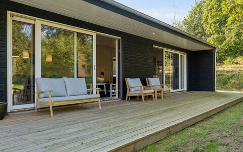 Uma - 1.5Km from the Sea: Dak, Huis, Deur, Verblijf, Schaduw, Siding, Werf, Landgoed, Backyard