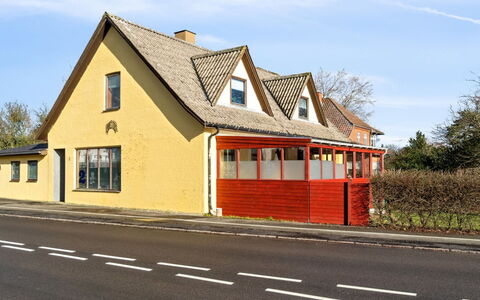 Thera - 5Km from the Sea: Plafond, Flooring, Interieur Ontwerp, Verdieping, Samengesteld Materiaal, Meubilair, Toevlucht, Hotel, Ontwerp, Daylighting