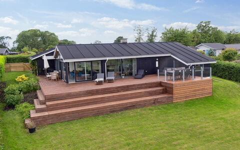Nora - 100M from the Sea: Meubilair, Interieur Ontwerp, Flooring, Hout, Verdieping, Plafond, Houten Vloer, Stoel, Tafel, Verlichting