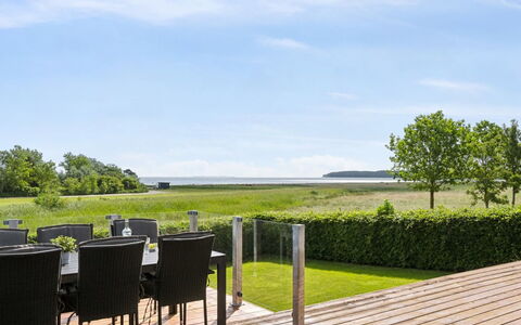 Nora - 100M from the Sea: Meubilair, Interieur Ontwerp, Flooring, Hout, Verdieping, Plafond, Houten Vloer, Stoel, Tafel, Verlichting