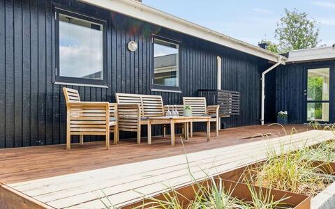 Nora - 100M from the Sea: Meubilair, Interieur Ontwerp, Flooring, Hout, Verdieping, Plafond, Houten Vloer, Stoel, Tafel, Verlichting