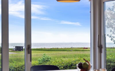 Nora - 100M from the Sea