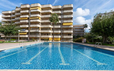 Cordoba 309.2: Water, Wolk, Lucht, Fabriek, Eigendom, Gebouw, Zwembad, Azure, Huis, Boom