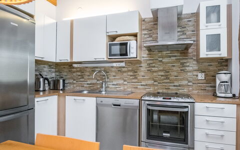 Nilikuru A1: Toestel Van De Keuken, Keuken, Countertop, Major Appliance, Cabinetry, Meubilair, Huishoudapparatuur, Flooring, Hout, Interieur Ontwerp