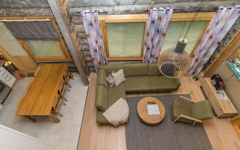 Nilikuru C 6: Interieur Ontwerp, Flooring, Verdieping, Meubilair, Hout, Plafond, Kamer, Bankstel, Woonkamer, Houten Vloer