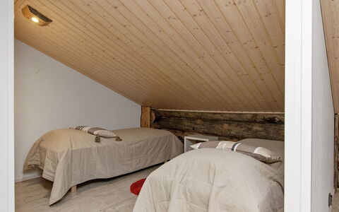 Nilikuru C 6: Flooring, Interieur Ontwerp, Verdieping, Meubilair, Hout, Plafond, Slaapkamer, Bed, Kamer, Zolder