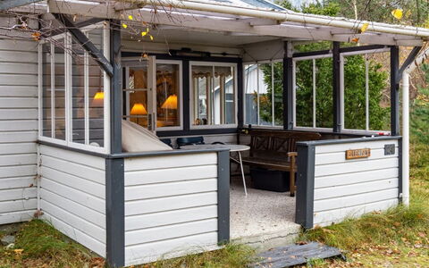 Alessandra - 175M from the Sea: Meubilair, Interieur Ontwerp, Flooring, Hout, Verdieping, Plafond, Houten Vloer, Stoel, Tafel, Verlichting