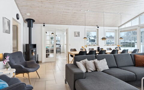 Erene - 850M from the Sea: Plafond, Flooring, Interieur Ontwerp, Verdieping, Samengesteld Materiaal, Meubilair, Toevlucht, Hotel, Ontwerp, Daylighting